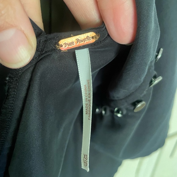 Free people drapey black silk tank top - Picture 2 of 4